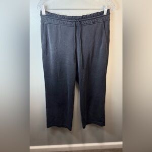 Athleta Women's Black Seasoft Mid-Rise Straight Pant Size‎ Medium